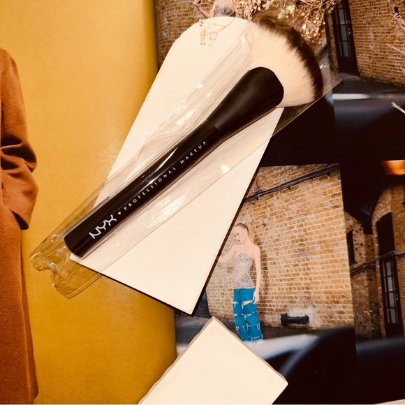 NYX PRO Brush 6 - Picture 2 of 3